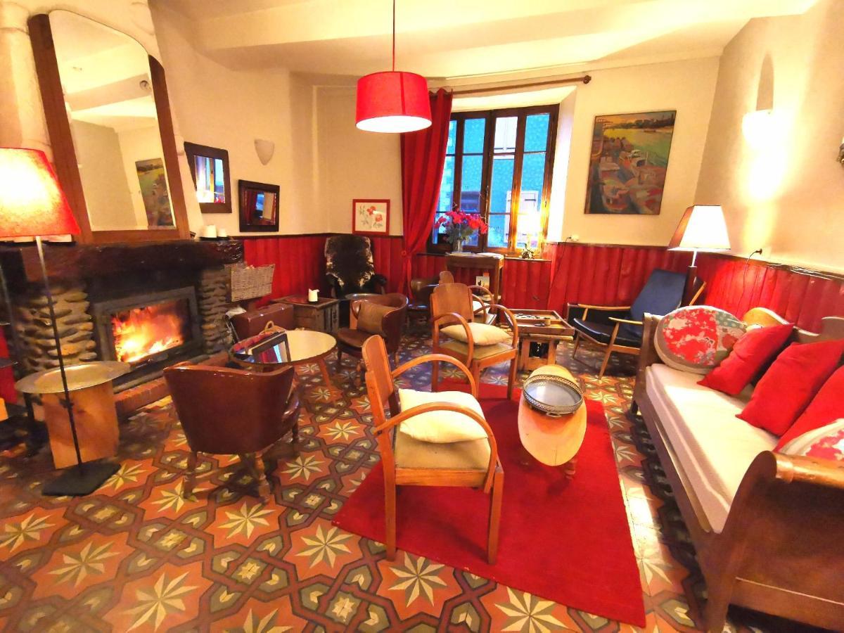 Logis Hotel Restaurant La Barguillere Saint-Pierre-de-Rivière Kültér fotó