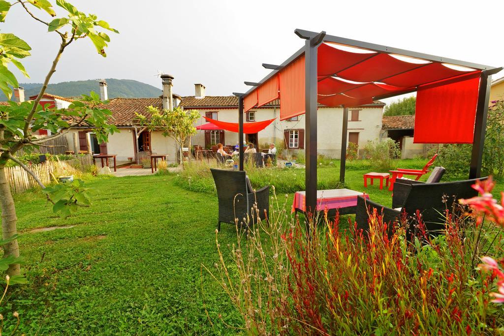 Logis Hotel Restaurant La Barguillere Saint-Pierre-de-Rivière Kültér fotó
