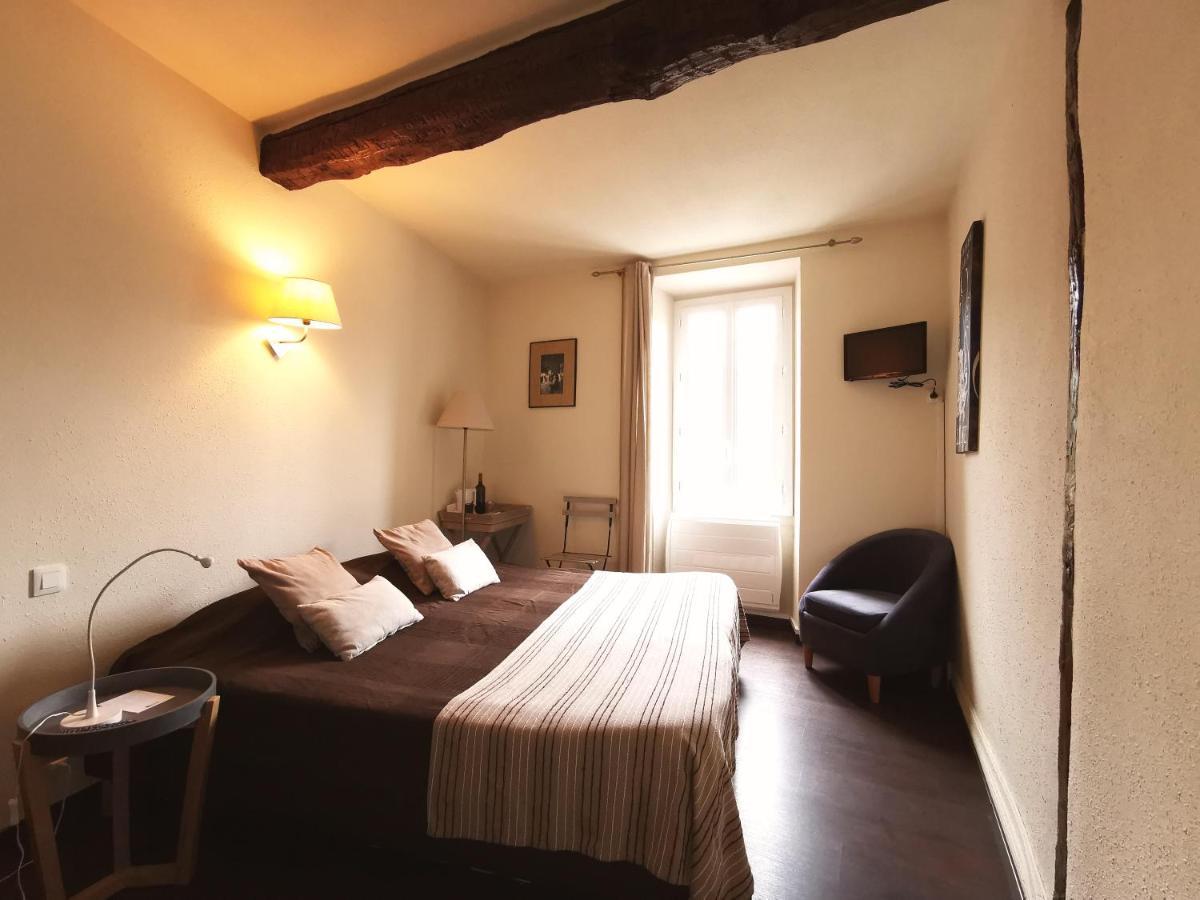 Logis Hotel Restaurant La Barguillere Saint-Pierre-de-Rivière Kültér fotó