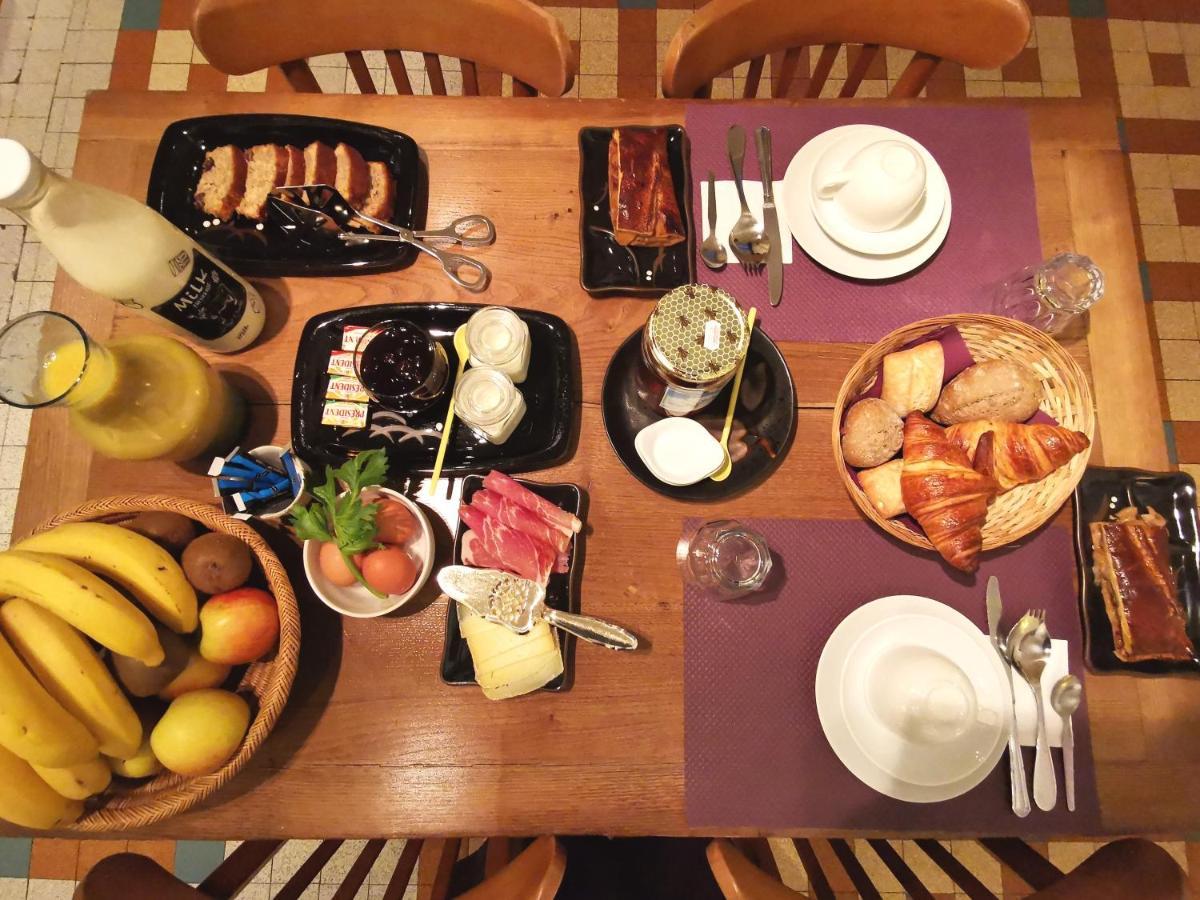 Logis Hotel Restaurant La Barguillere Saint-Pierre-de-Rivière Kültér fotó