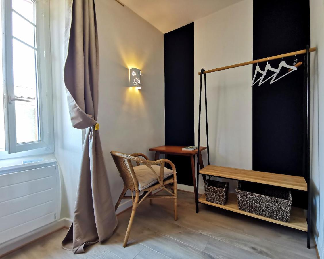 Logis Hotel Restaurant La Barguillere Saint-Pierre-de-Rivière Kültér fotó