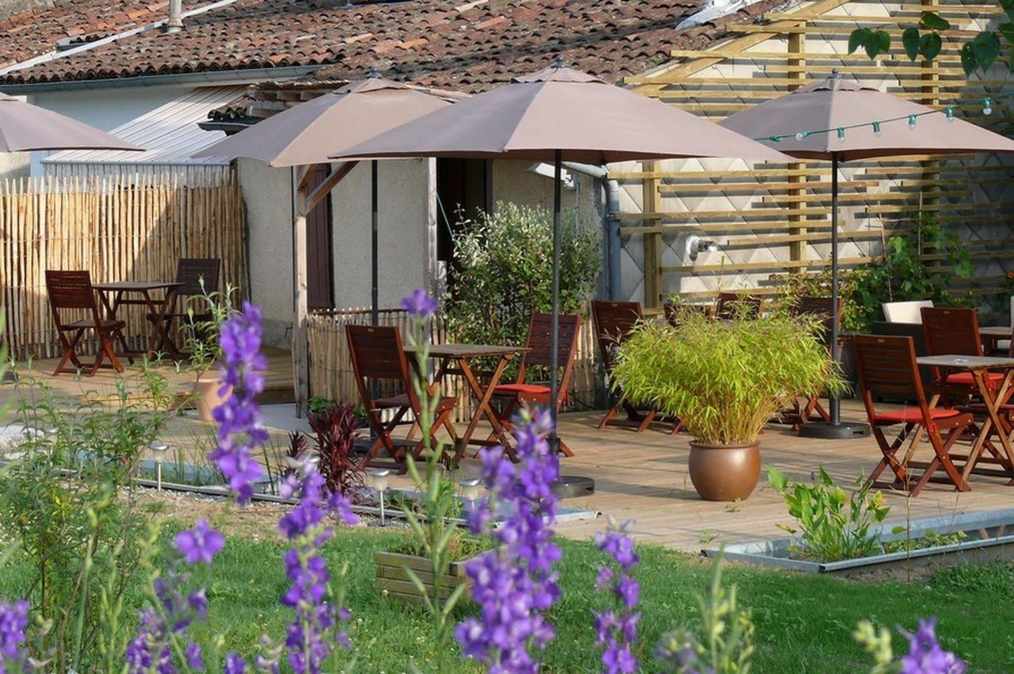 Logis Hotel Restaurant La Barguillere Saint-Pierre-de-Rivière Kültér fotó