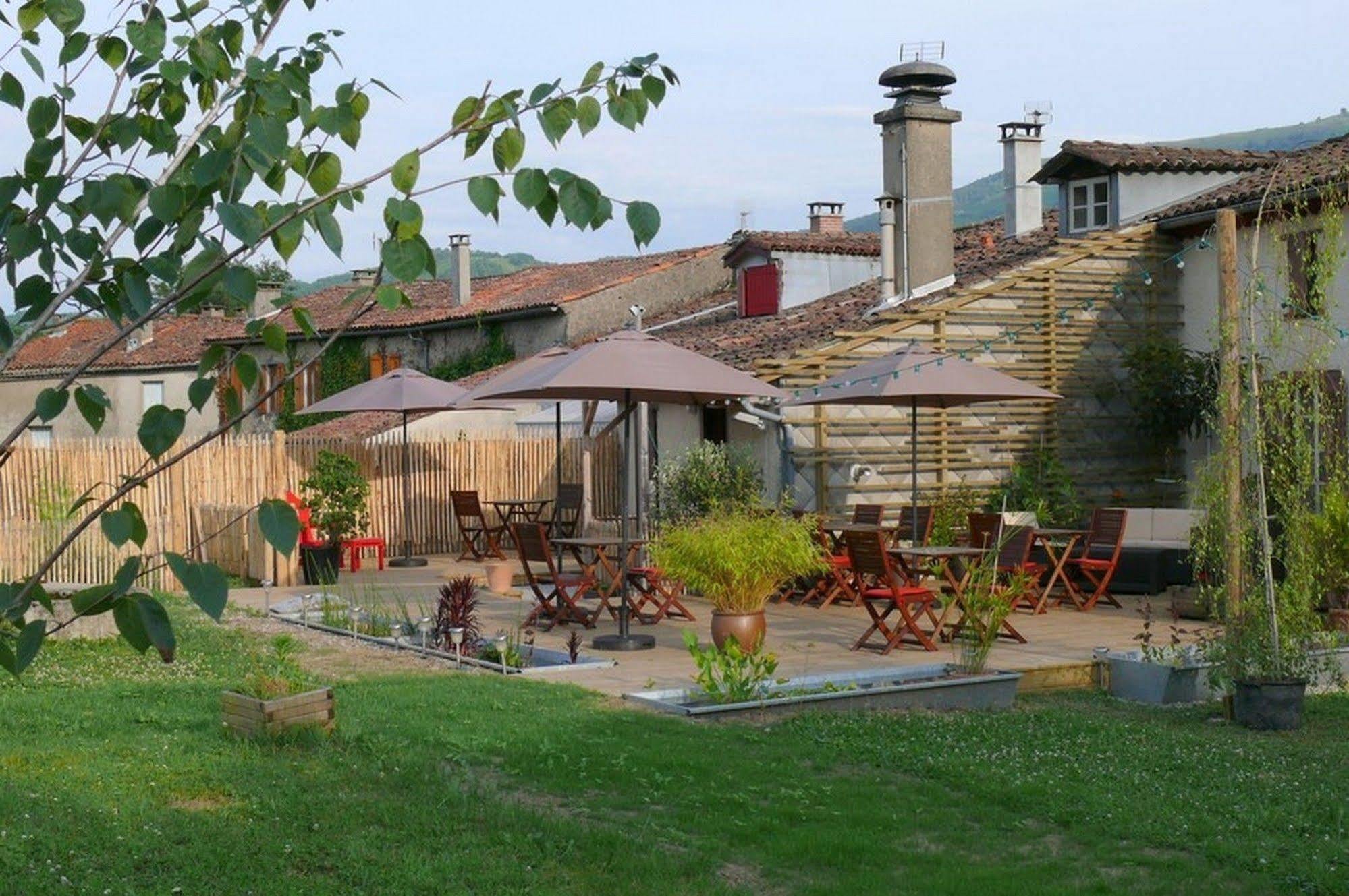 Logis Hotel Restaurant La Barguillere Saint-Pierre-de-Rivière Kültér fotó