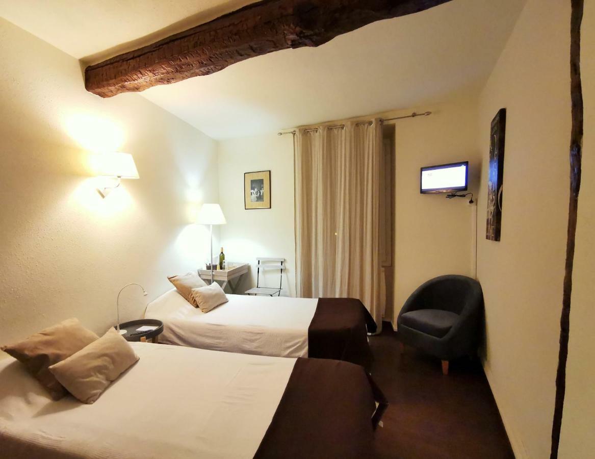 Logis Hotel Restaurant La Barguillere Saint-Pierre-de-Rivière Kültér fotó
